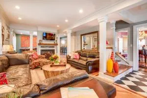 Spacious Home about 4 Blocks to Asbury Park Beach! - West Long Branch