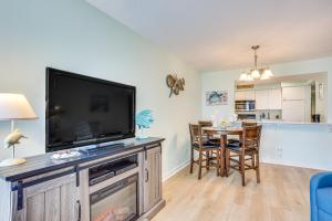 Ocean-View Saint Helena Island Condo - Pool Access