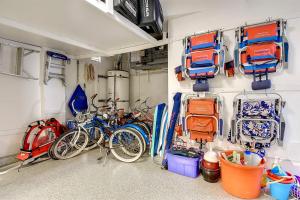 2 Bed Oceanfront with patio on the Sand in Quiet West Newport