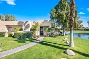 Midnights at the Oasis - 大教堂城