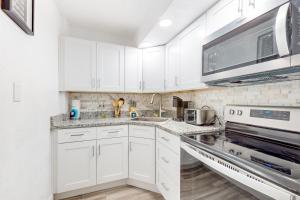Hawaiian Inn 431