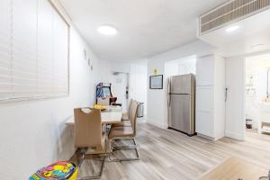 Hawaiian Inn 431