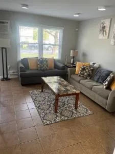 The Small Safari - 乔利埃特