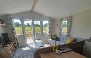 Little Vatson - New Hedges