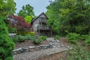 Sparrow Cottage Charming Arts & Crafts Cottage