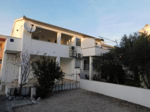 Apartments by the sea Rogoznica - 22241