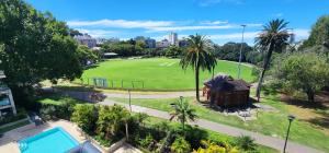 Contemporary Harbourside Apartment