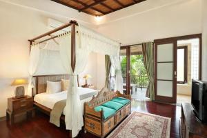 Sujiwana 2BR Luxury Jungle Pool View Villa CYN