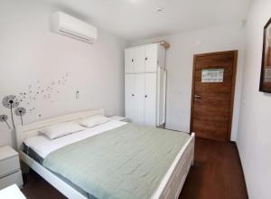 Holiday house with a swimming pool Fratrici, Umag - 22401