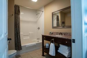 Deluxe King Room room in Boardwalk Inn