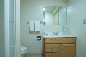 Deluxe Queen Room room in Boardwalk Inn