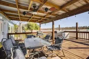 Waterfront Trinity Vacation Rental with Hot Tub! - Staley