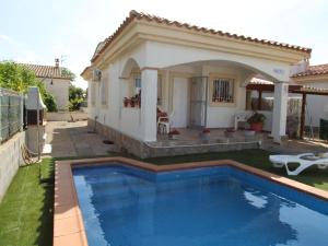 Casa cerca del mar con piscina privada, wifi, aire opcional, mascotas bienvenidas, playa para perros. - ES-184-55
