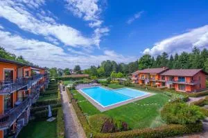 Lenni Apart Swimming Pool and lake - Happy Rentals -  Monvalle 