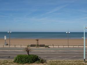 Appartement 3 étoiles à Saint Jean de Monts, 5 pers, parking, face mer - FR-1-323-413