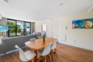 Windward 4, 3 bedroom unit ocean front