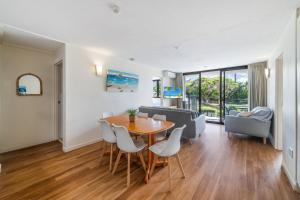 Windward 4, 3 bedroom unit ocean front