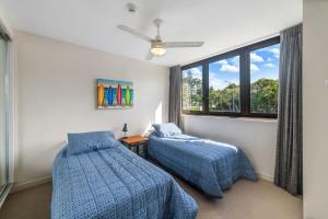 Windward 4, 3 bedroom unit ocean front
