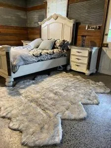 Unique, Rustic Stone Cottage - Enfield