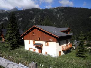 Chalet Arrondaz - 2 Pièces pour 6 Personnes MAE-8814