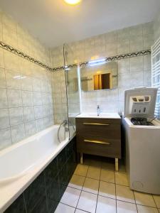 Résidence Hauts De Chaviere - VAL THORENS location: spacieux 2 pièces pour 6 avec 3 balcons ensoleillés (45 m2) MAE-9019