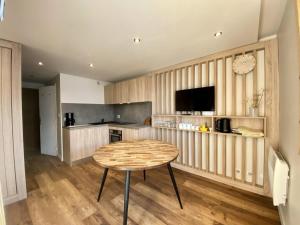 Résidence Joker - VAL THORENS location: Studio cabine entièrement rénové pour 4 personnes au calme MAE-9056