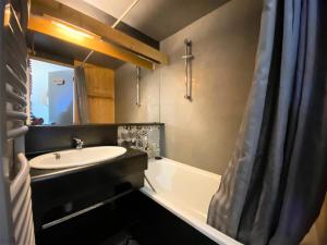 Résidence Orsiere - VAL THORENS location: appartement aux pieds des pistes, petite résidence (ORSIERE) MAE-9069