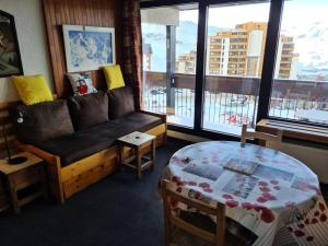 Résidence Glaciers - VAL THORENS location: studio pour 4 personnes avec balcon sud ouest dans un quartier jeune et animé MAE-9085