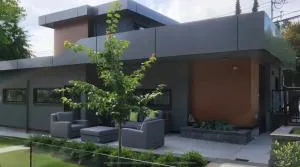 A Tiny House Near UBC 温哥华UBC小别墅 - Eagle Harbour