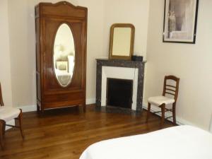 Appartements Gite de France a Vars-sur-Roseix 3 epis - Gite de France 9 personnes 184 : photos des chambres