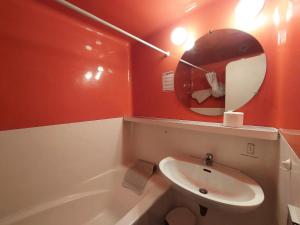 Résidence Belles Challes - Studio 4 personnes à Arc 1800 skis aux pieds et proche des commerces dans le village du Charvet MAE-1832