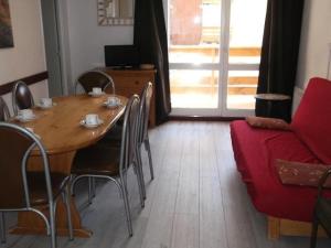 Appartements Residence Rond-point-pistes Ii - Deux pieces 6 pers rond point des pistes 2 N° 58B avec WIFI MAE-7104 : photos des chambres