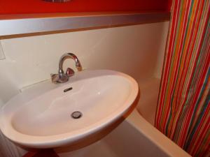 Résidence Lauzieres - Studio 5 personnes skis aux pieds et proche des commerces dans le village du Charvet à Arc 1800 MAE-1938