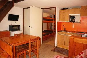 Résidence Le Pouzenc - Studio 6 personnes accès direct aux pistes MAE-0674