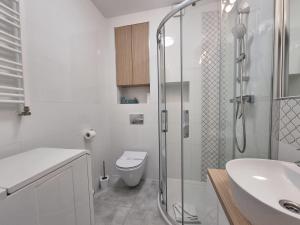 visit baltic - Kwartał Róży Wiatrów Studio TOLA z parkingiem