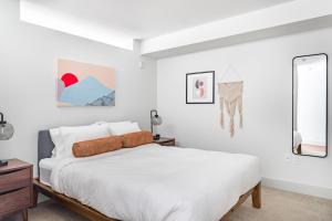 Blueground Bellevue lounge gym nr coffee SEA-715