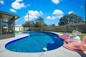 Ixora16 Heated Pool, mins to beach, airport, USSSA, Cruise Port, 1h to Disney - Mintons Corner