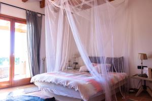 Idyllische Natur-Finca mit 12m Pool & Meerblick