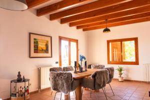 Idyllische Natur-Finca mit 12m Pool & Meerblick