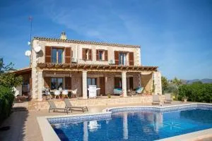 Idyllische Natur-Finca mit 12m Pool & Meerblick - Son Carrió