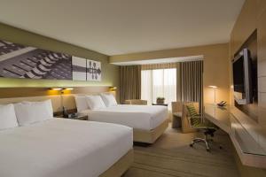 Queen Room with Two Queen Beds - Disability Access room in Hyatt Regency Austin