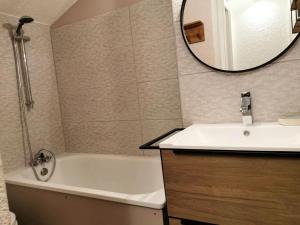 Appartements Residence Pierrer - Le Pierrer 78 - Appartement cosy, totalement renove, classe 3 etoiles MAE-6224 : photos des chambres