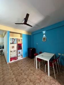 One room in a 2bhk with wifi & fully functional kitchen