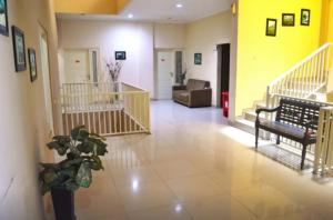 RedDoorz near Plaza Araya Malang