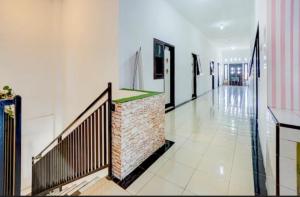 RedDoorz near Plaza Araya Malang