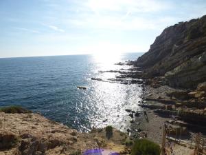 Appartements Grande terrasse, piscines, tennis, crique, plage... : photos des chambres