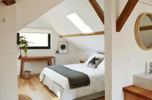 Maisons de vacances Maison avec piscine non loin de Cahors et Montcuq : photos des chambres