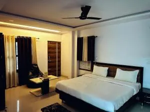 Hotel Pink Paradise - Pipra