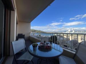 Appartement 2 chambres, climatisation, vue mer, refait à neuf en 2020