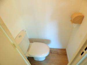 Appartement refait à neuf, résidence avec piscine à Saint Mandrier village